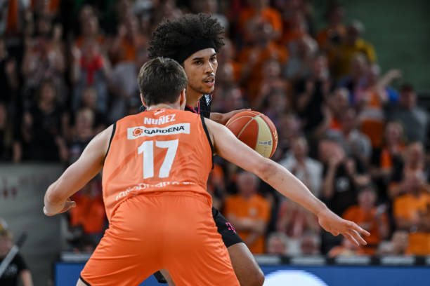 线施加了巨 线施加了巨