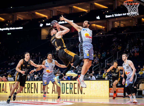 育圈中类似 育圈中类似